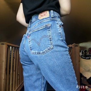 Vintage High Waisted 550 Levi Jeans